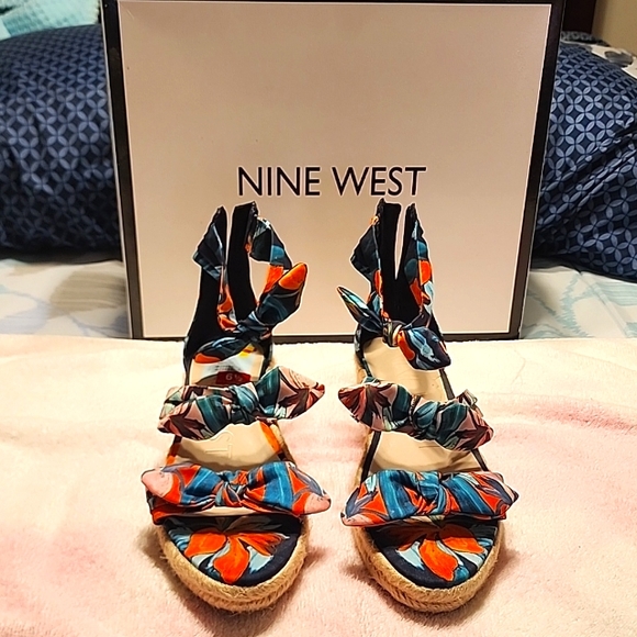 Women's Nine West - Picture 2 of 7